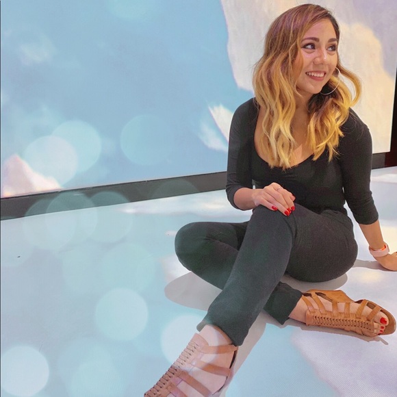 Meet the Posher - Picture 4 of 8